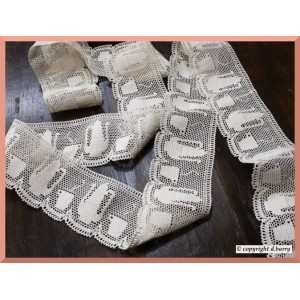 dentelle metre ref: n&deg;10